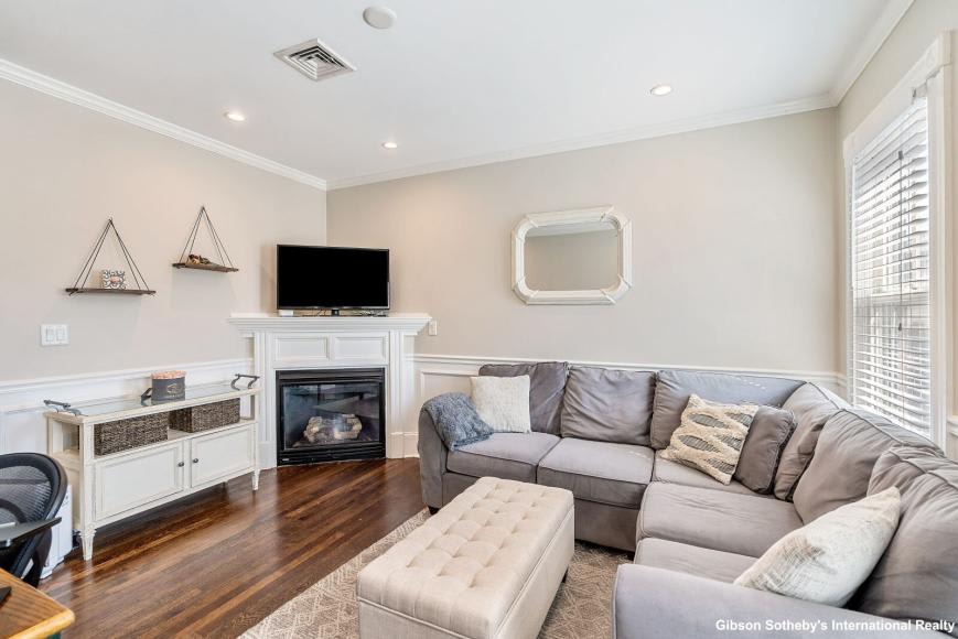 176 Bowen St. – photo 1