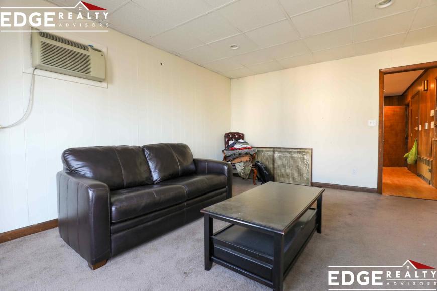 285 Webster St. – photo 5
