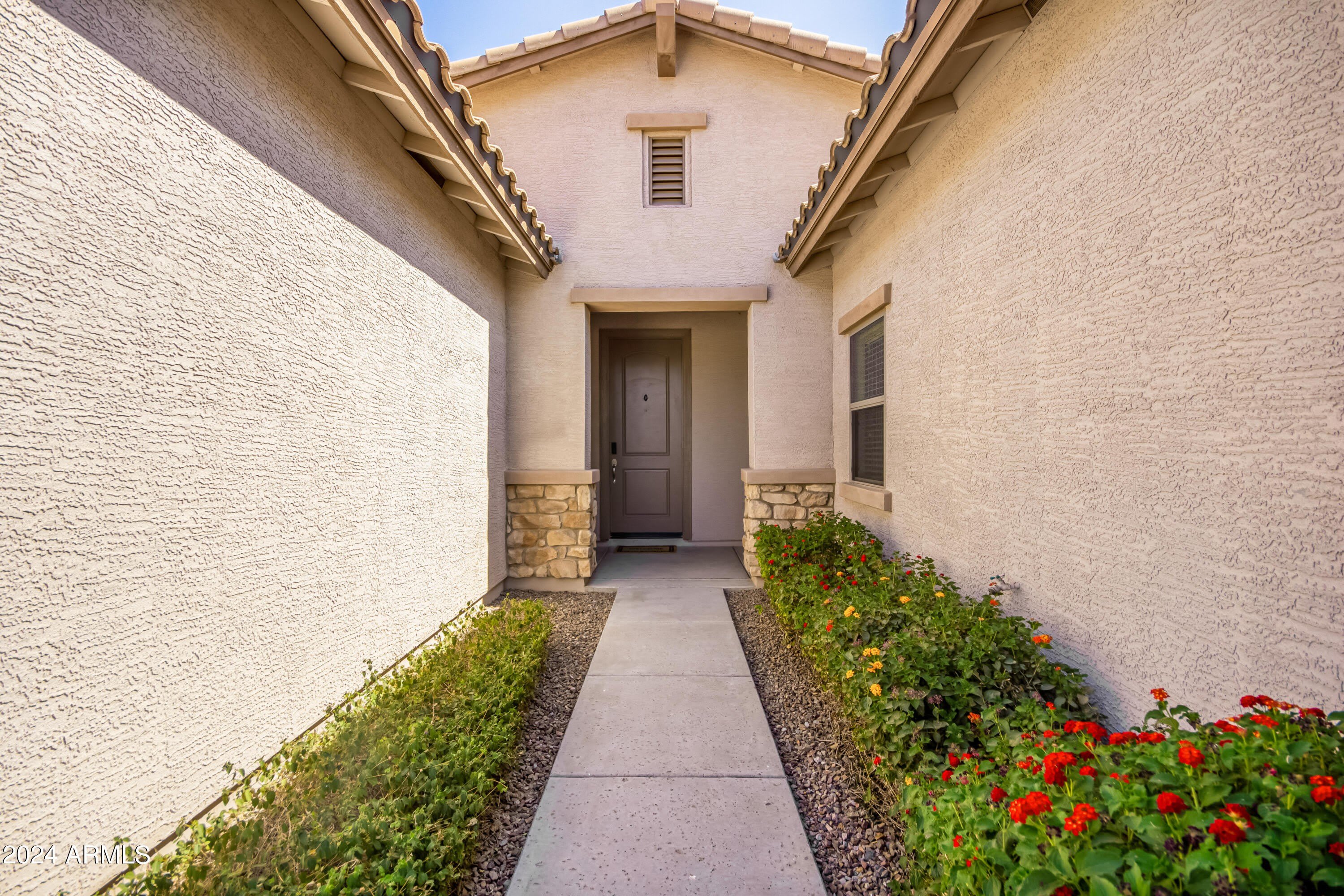 2695 E Rakestraw Lane – photo 2