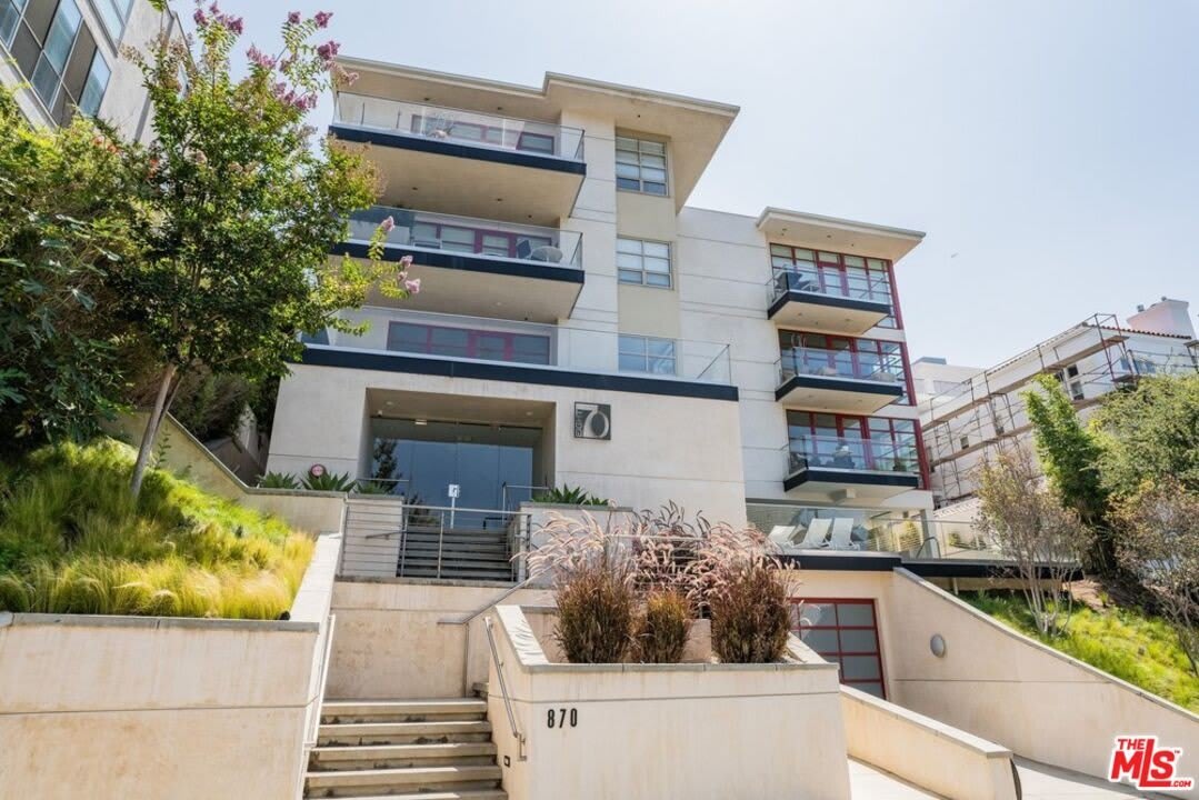 870 Haverford Ave – photo 2