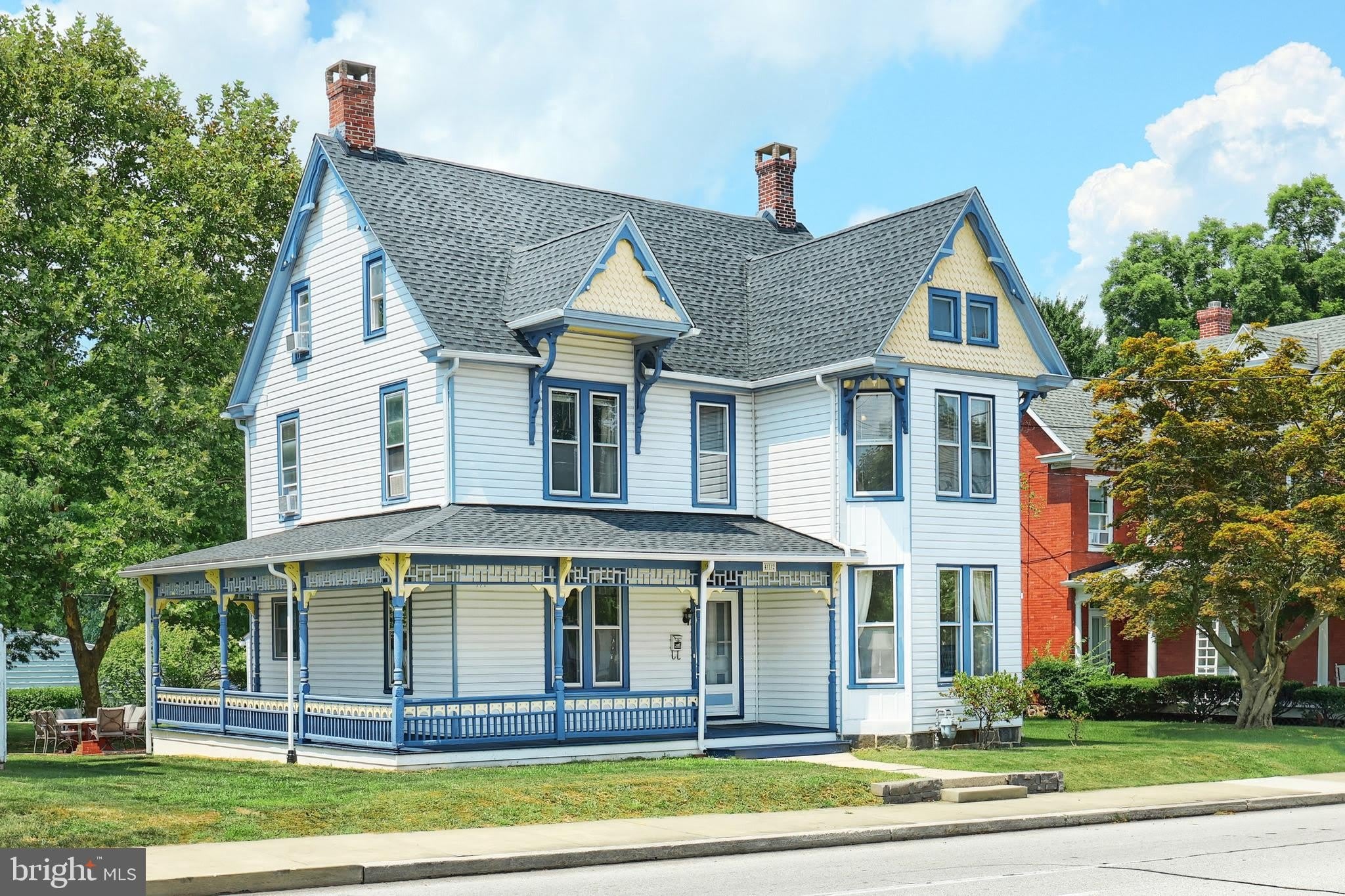 412 CARLISLE Street – photo 2
