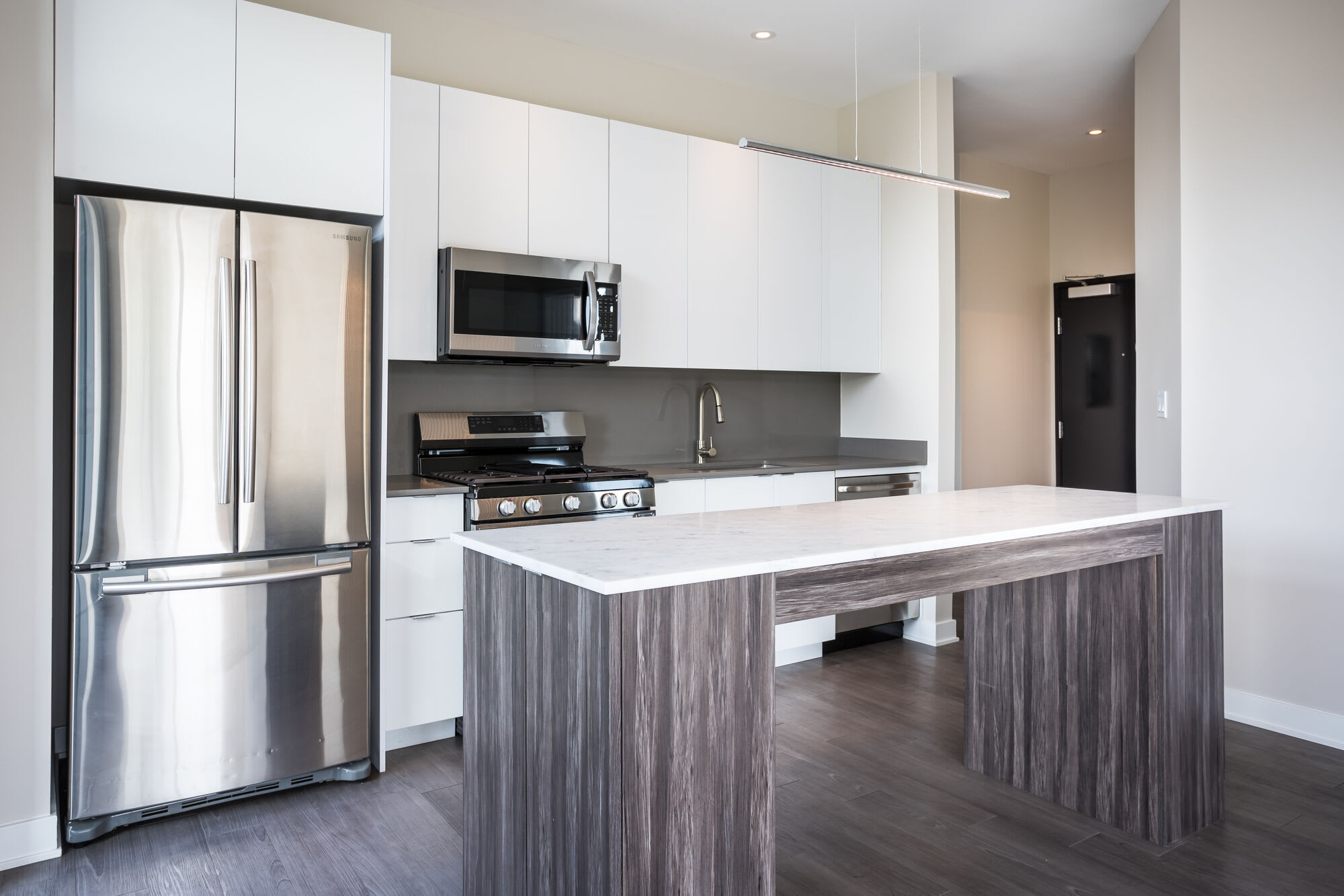 Luxe Logan Square – photo 2