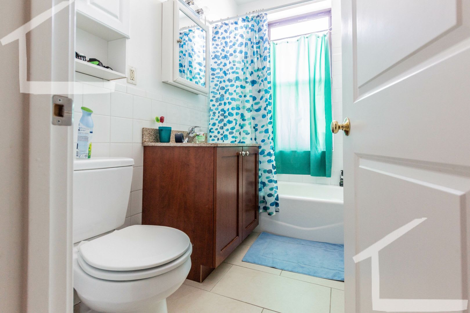 Beautifully Renovated 3 Bedroom Unit In Allston – photo 2