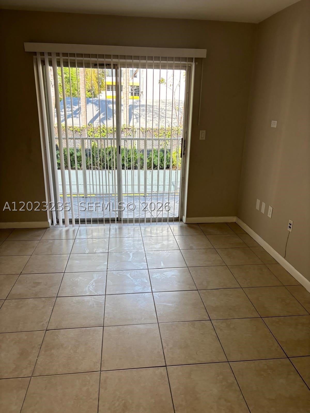 3050 S Dixie Hwy – photo 4