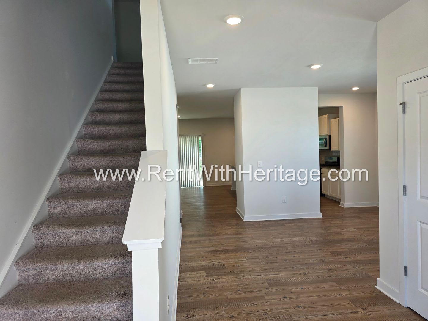 Gorgeous New Modern Home 5Bd 3 Ba Upgrades Galore Popular Ashley Falls Subdivision Great Location – photo 5
