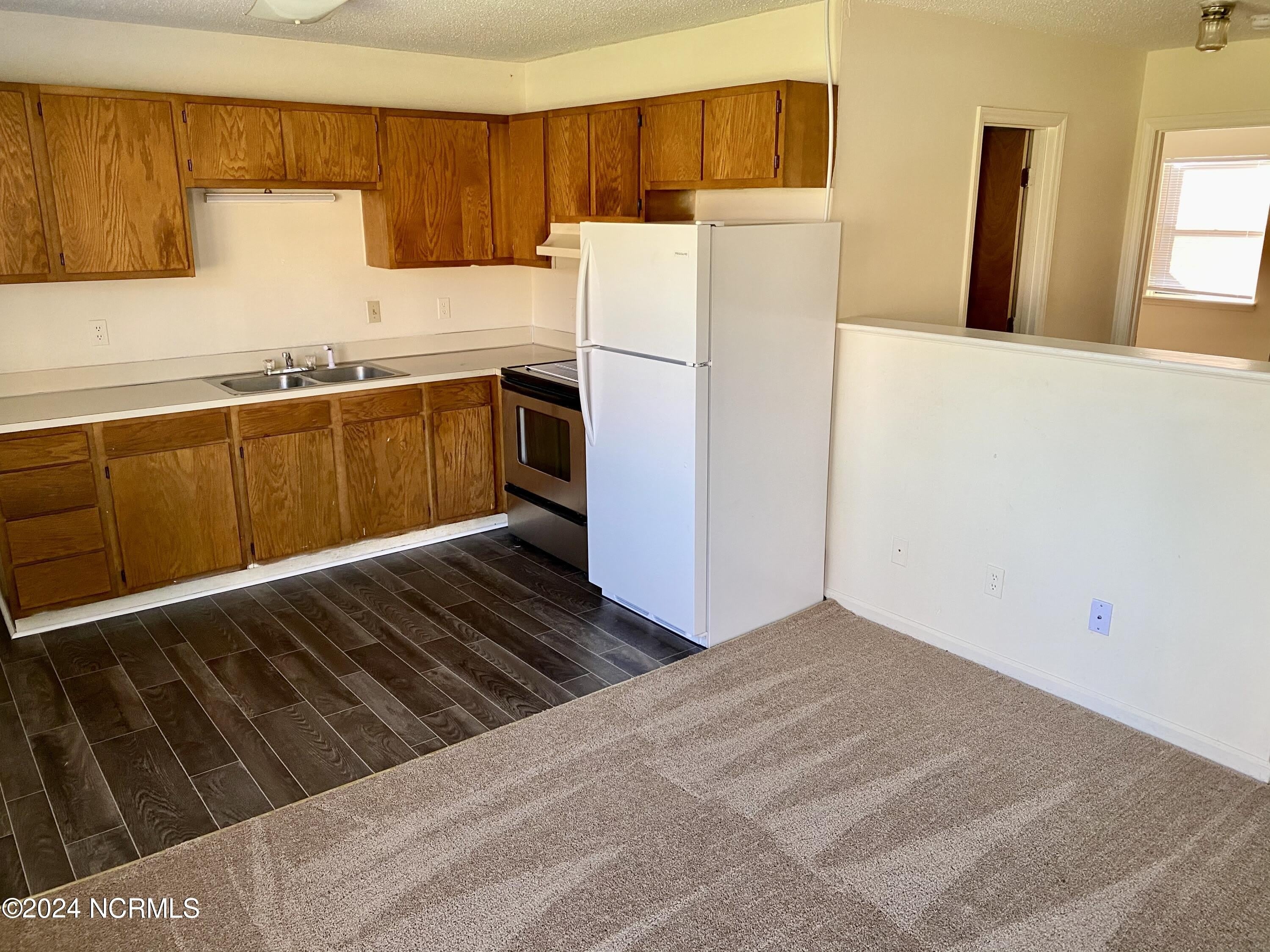 1085 Cheyenne Court – photo 2