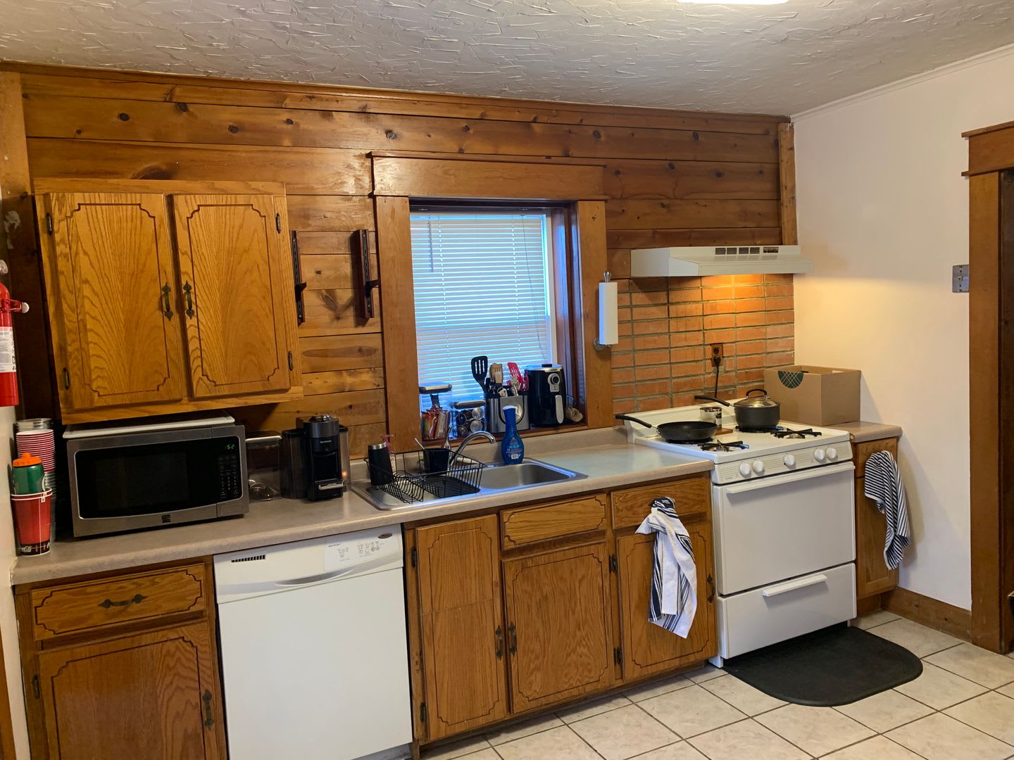 Right by the stadium!! Move in August 2027!! 2 Bed, 1 BA – photo 5