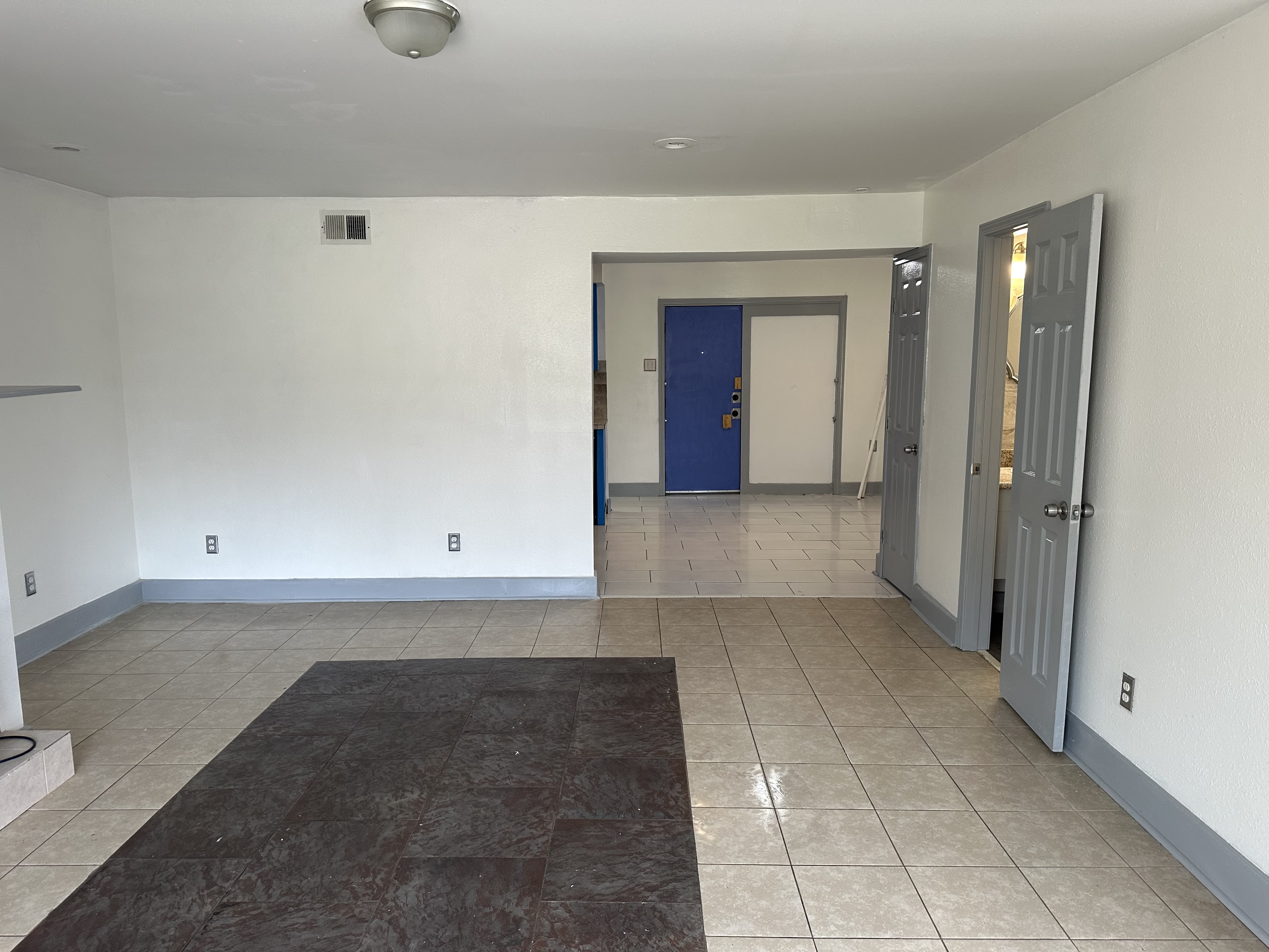 6592 Coveview Court – photo 2
