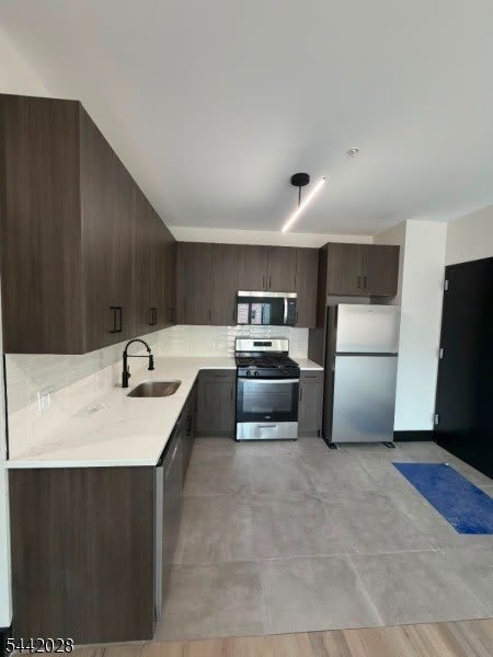 862 Broadway – photo 2