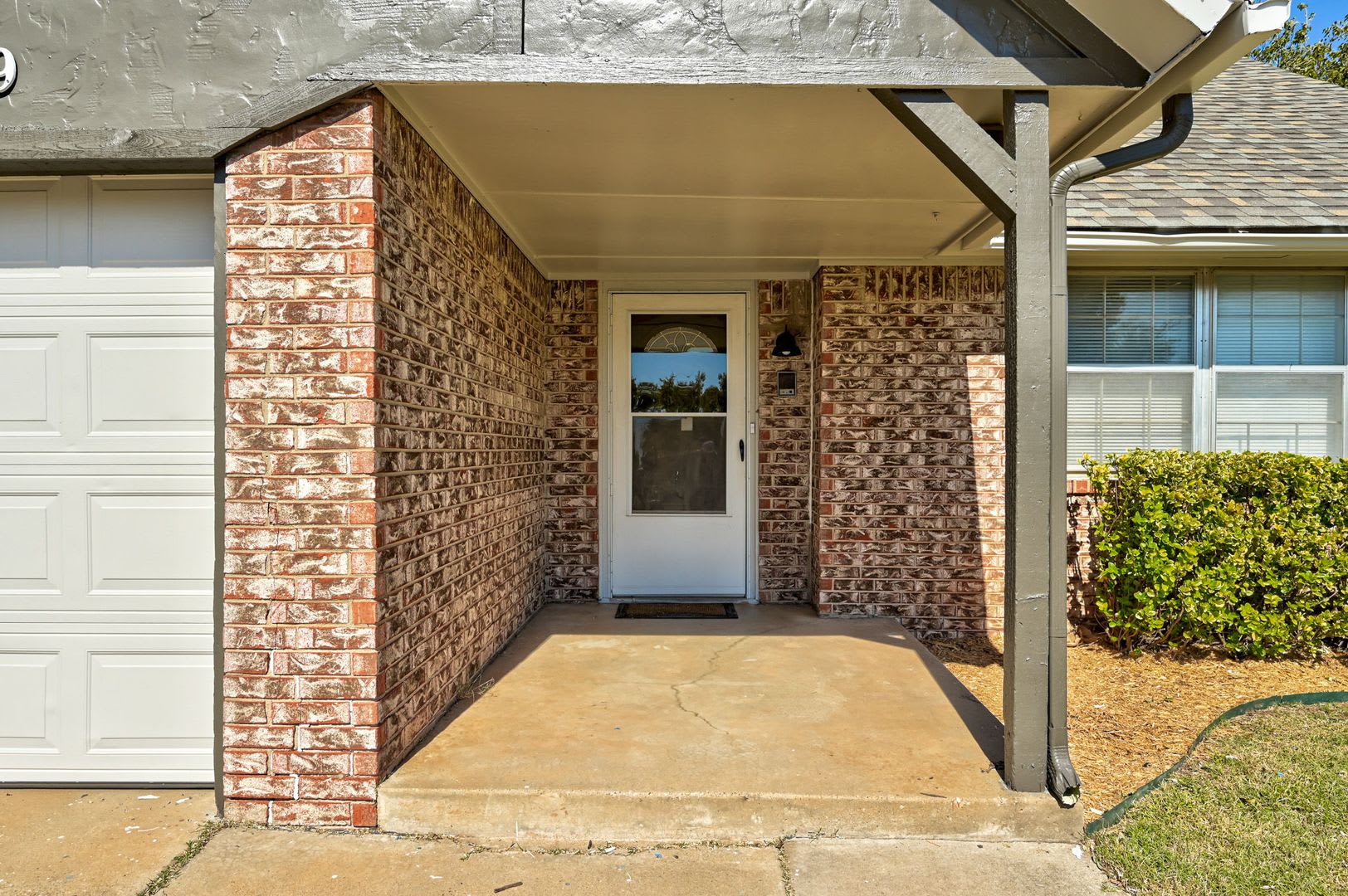 250 Move In Special Two Story 4 Bed 2 Bath Home In The Heart Of Moore 250 Move In Special – photo 2