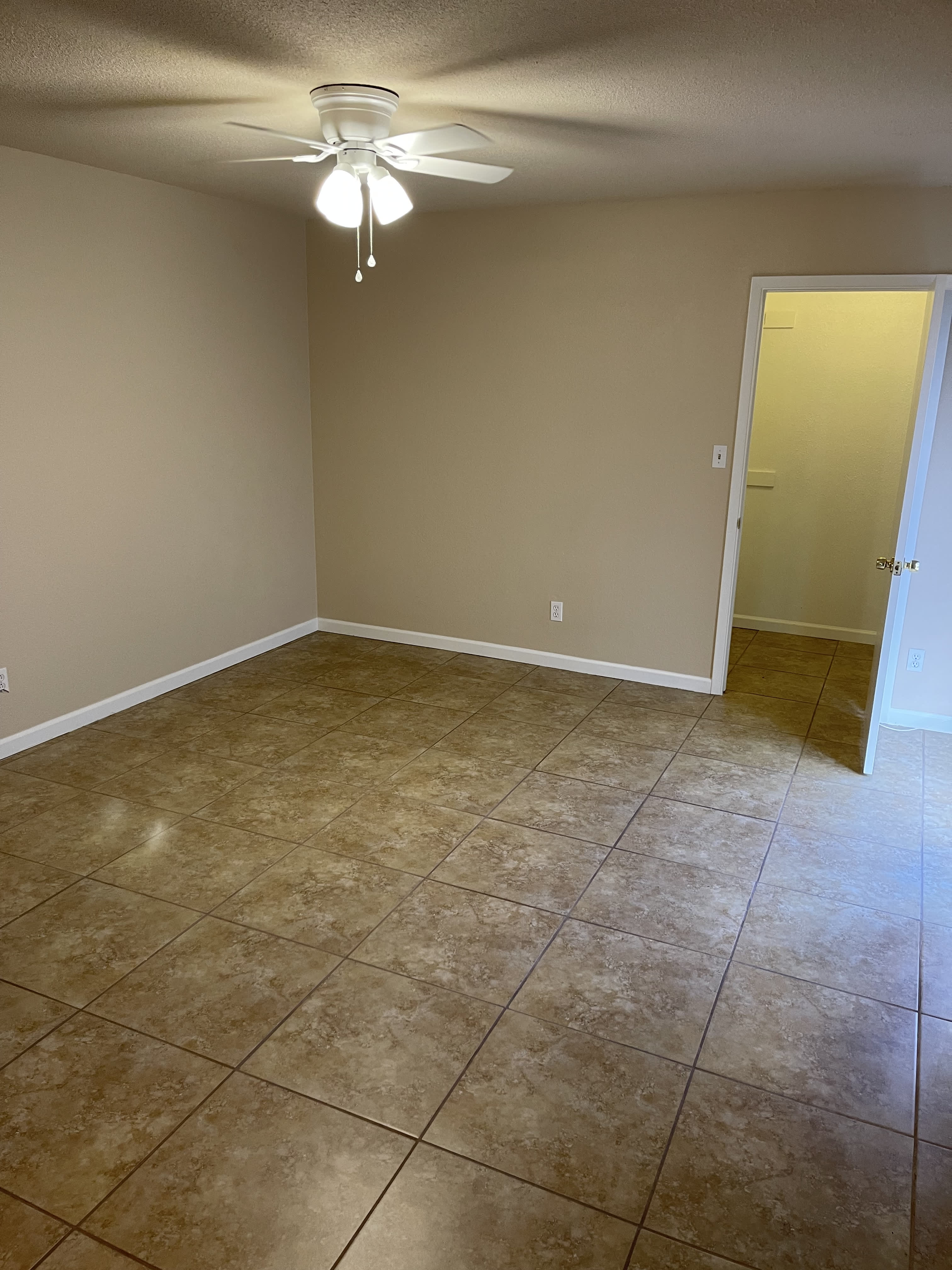 5138 West Vogel Avenue – photo 3