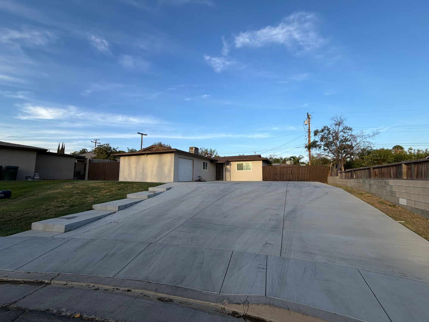 WOW Newley Remodeled 3 BD 1 BA Home in East Bakersfield Near Oswell St & Niles St – photo 3