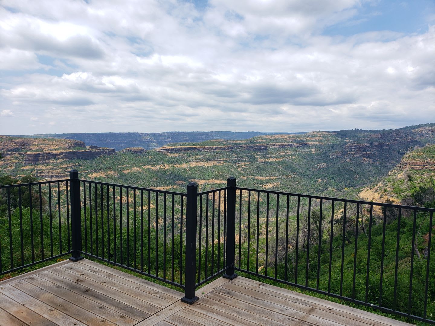 Breathtaking Paradise Retreat: Modern Home with Stunning Canyon Views and Next to Billie Park! – photo 3