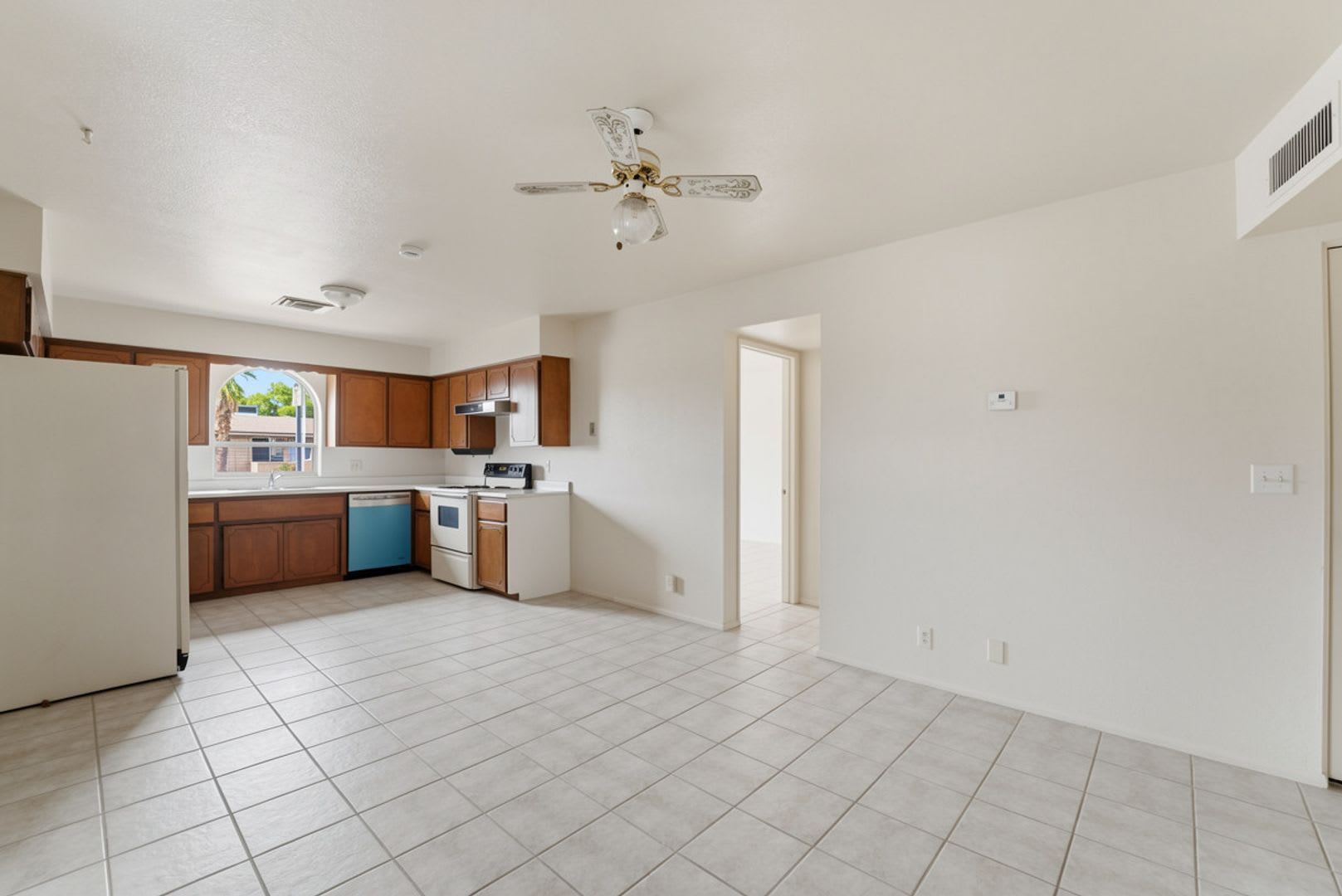 Charming rental home located on a quiet cul-de-sac in the heart of Mesa – photo 1