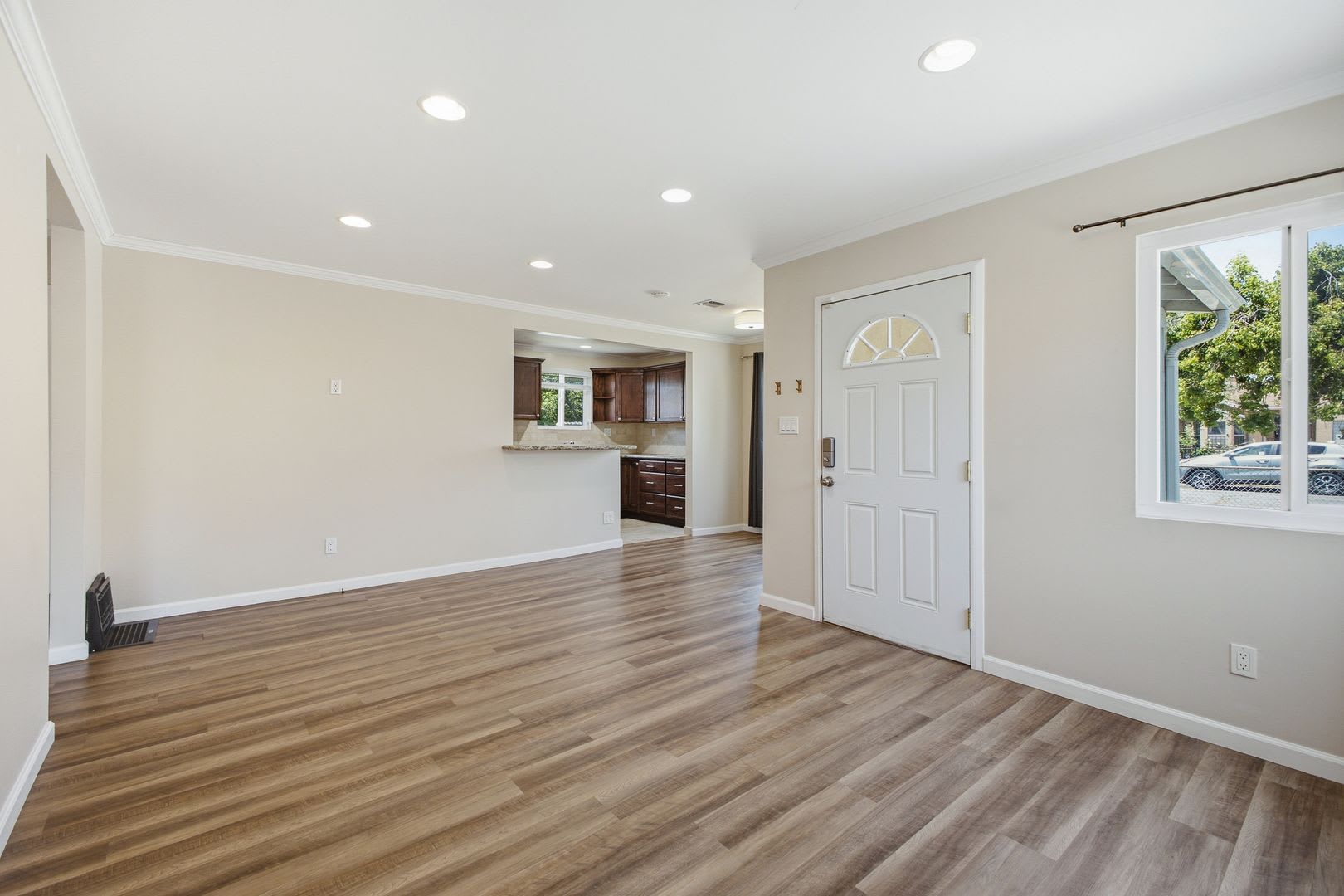 Stunning 3-Bedroom Burbank Home with Office & Entertainer’s Backyard – photo 2