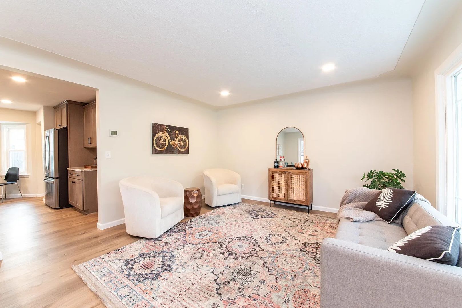 Updated 4-Bedroom Home Near Mulick Park & Gaslight Village – photo 2