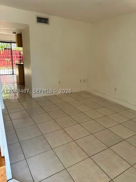 1819 SW 107th Ave – photo 1