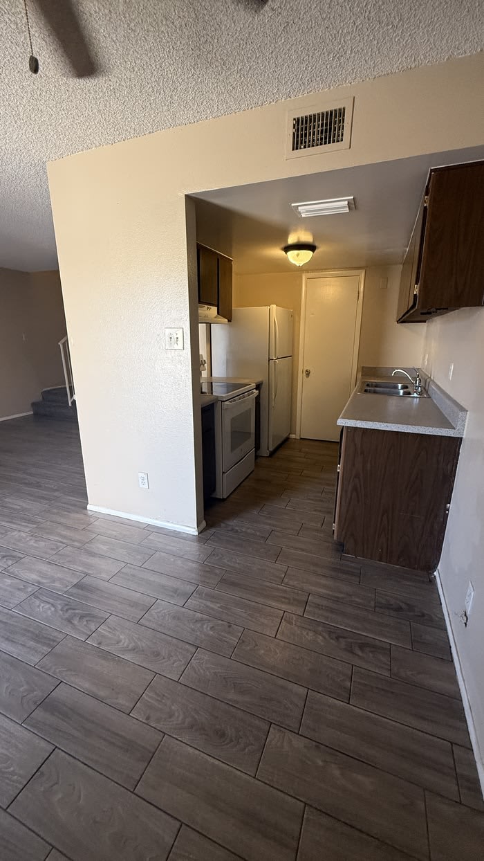 5028 North 41st Avenue – photo 2