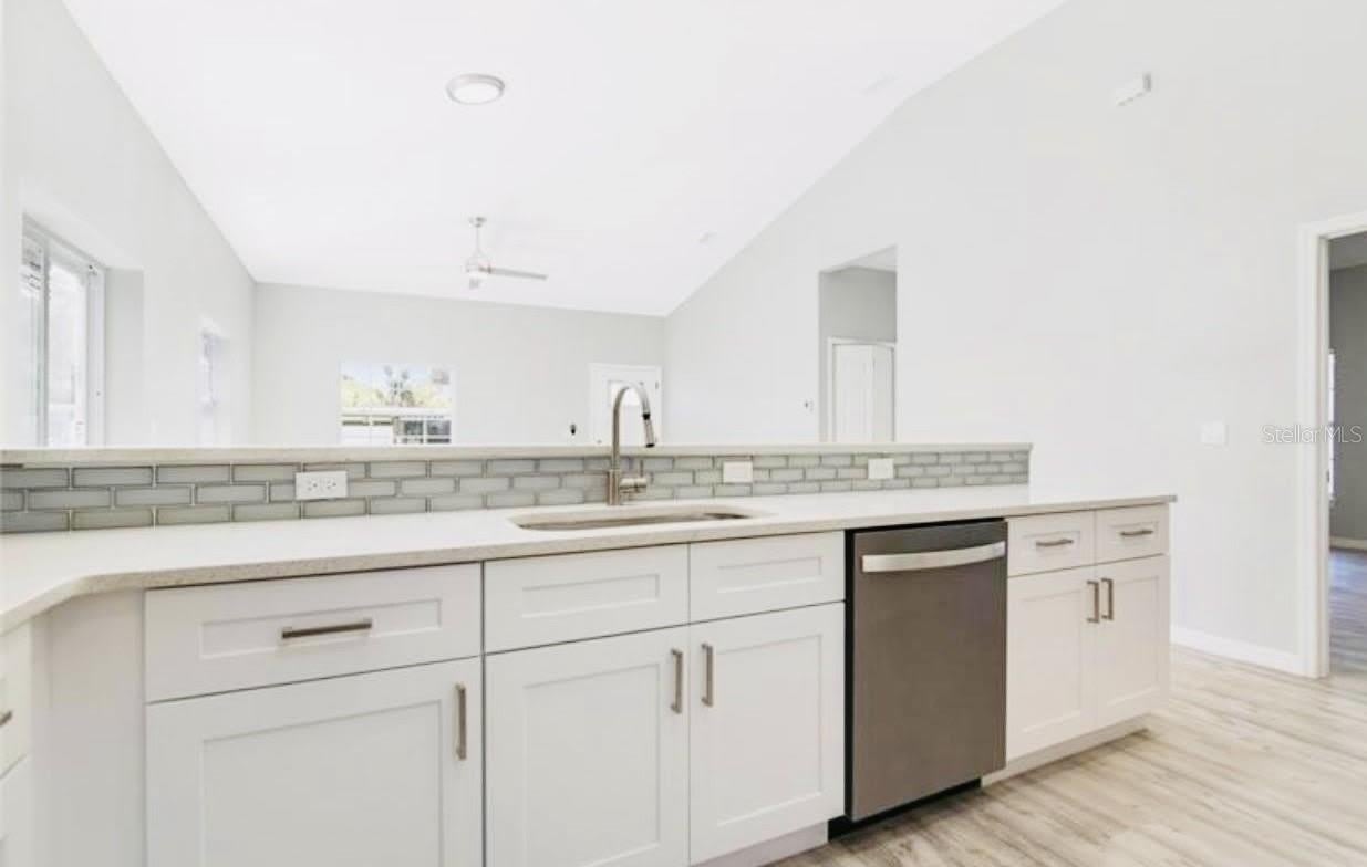 617 HOLMES Avenue – photo 3