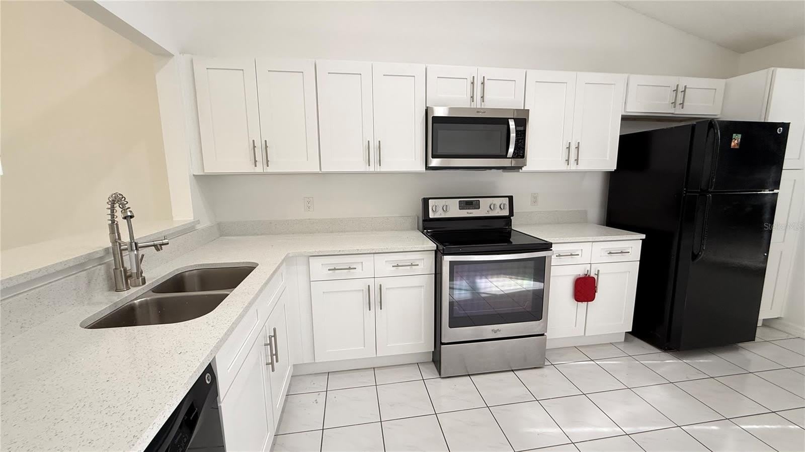 72 LAKEPOINTE Circle – photo 5