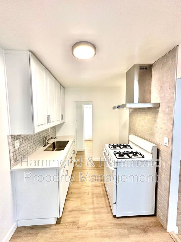 5854 Tujunga Ave. – photo 3