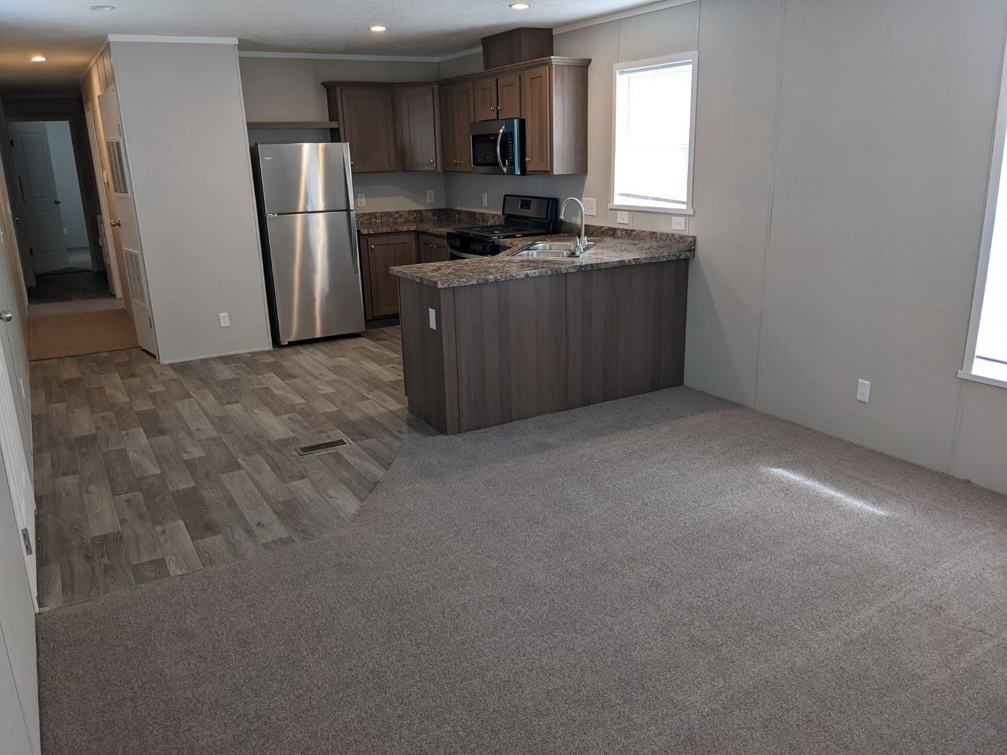 300 Forrest Ave – photo 3