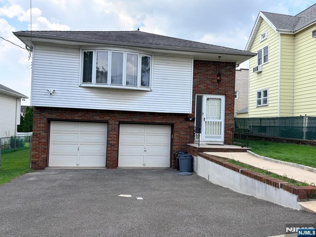 566 Anderson Avenue – photo 1