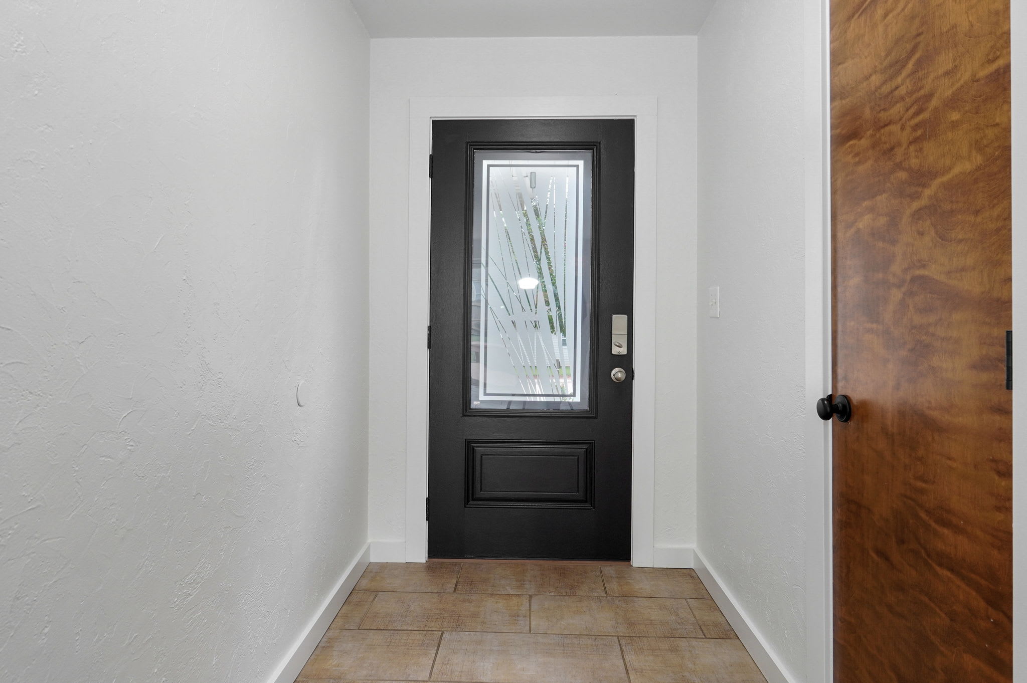 835 East Powell Street – photo 4