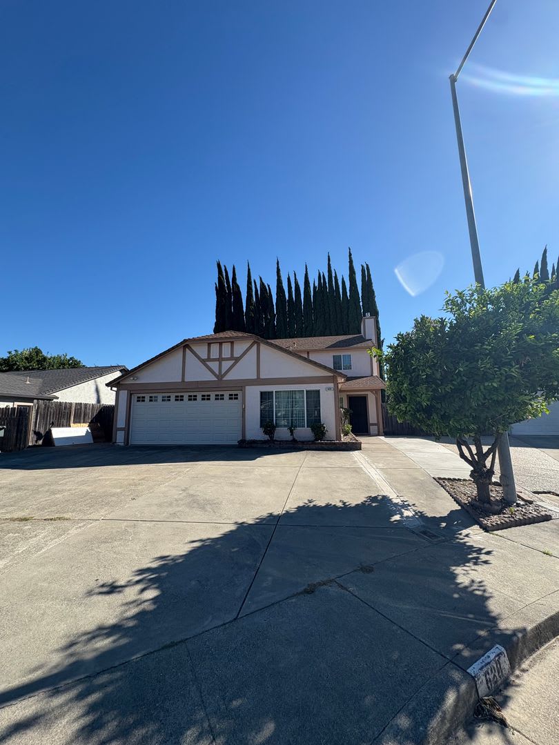 4 Bedroom Home – photo 1