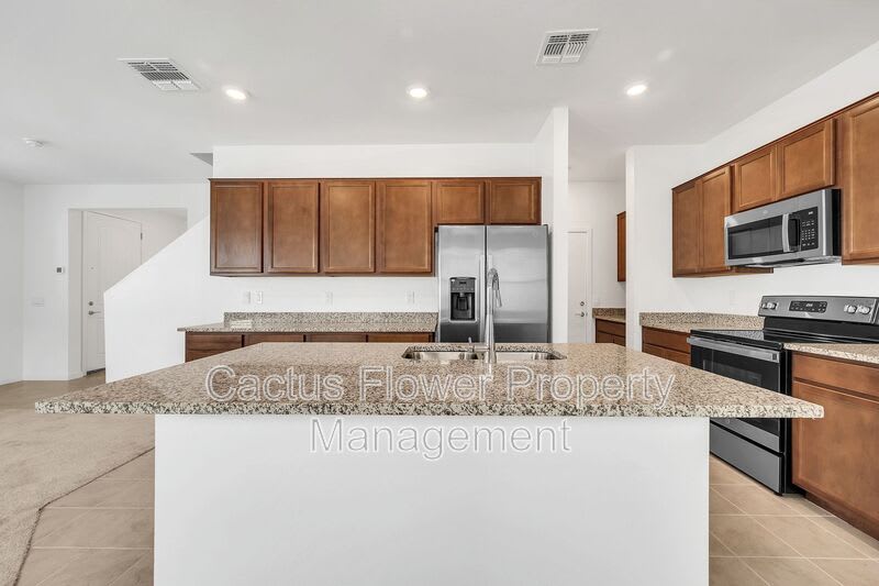 9850 E Tamery Ave – photo 4