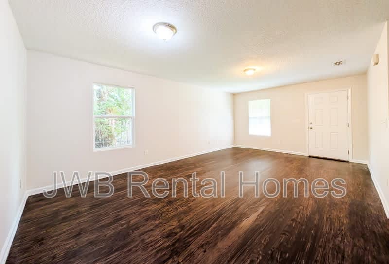 1186 Pangola Dr – photo 4