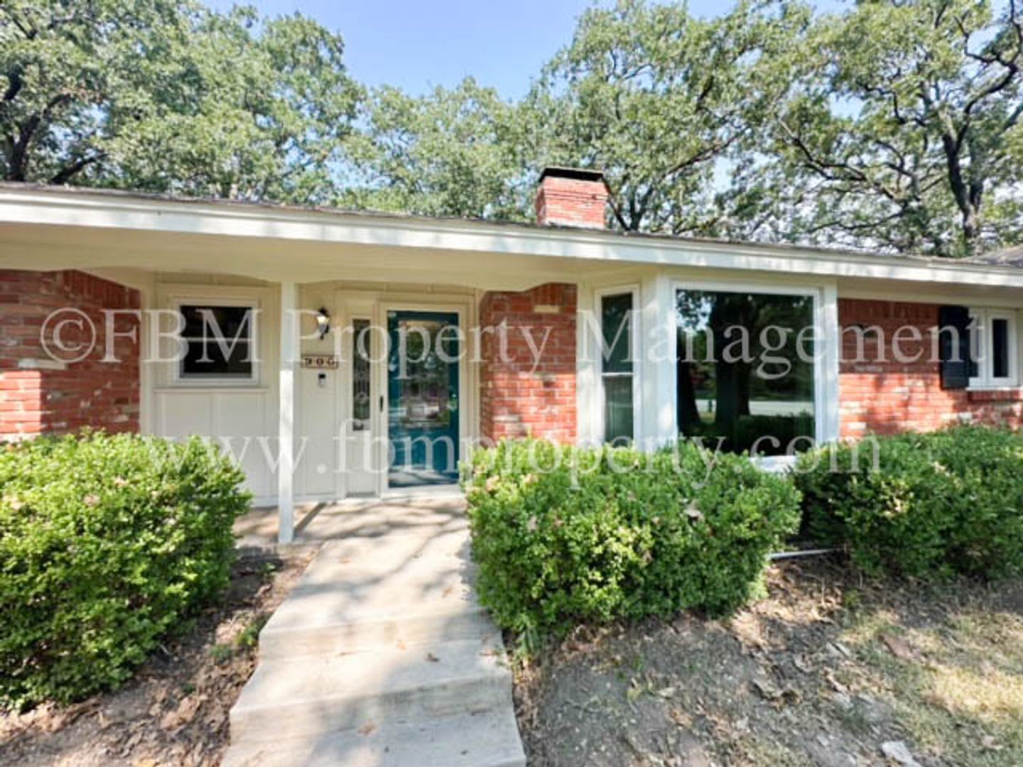 900 Dobbins Rd – photo 3