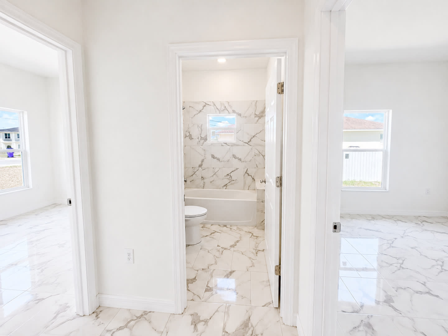 Location Location Location Newer 2 Bedroom 2 Bathroom Move In Ready – photo 5