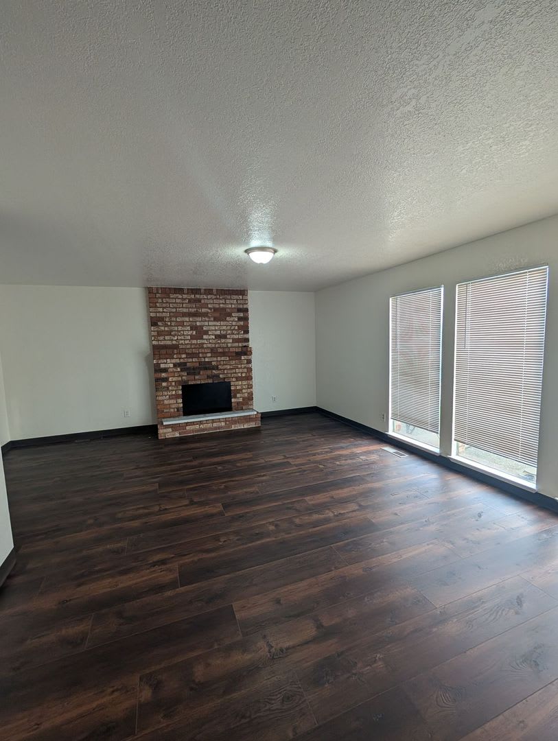 Charming 3-Bed, 2-Bath Home with Open Concept – photo 2