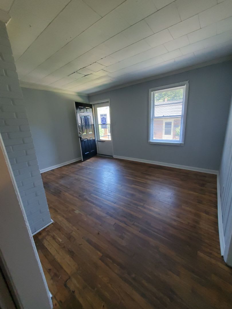 114 NE. Glenn Avenue – photo 5