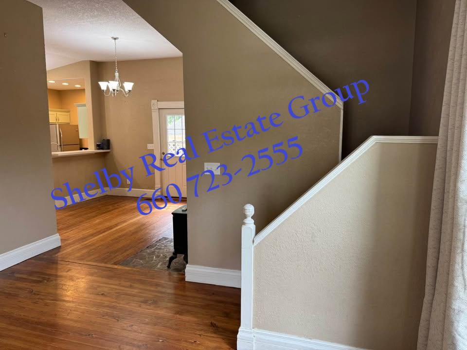 201 S Hickory St – photo 5
