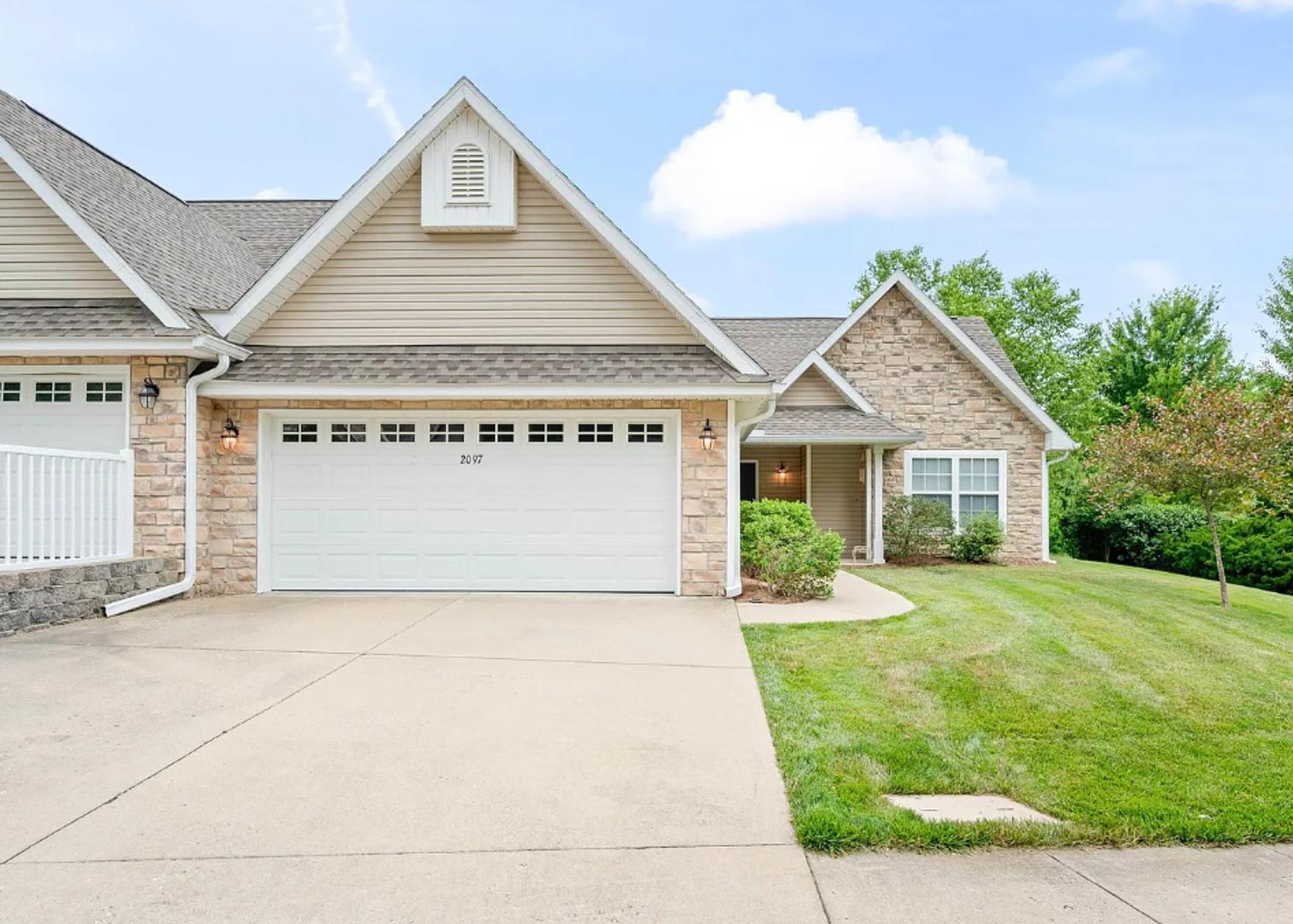 AVAILABLE NOW! Arbor Ridge: 3 Bedroom, 2 Bath – photo 2