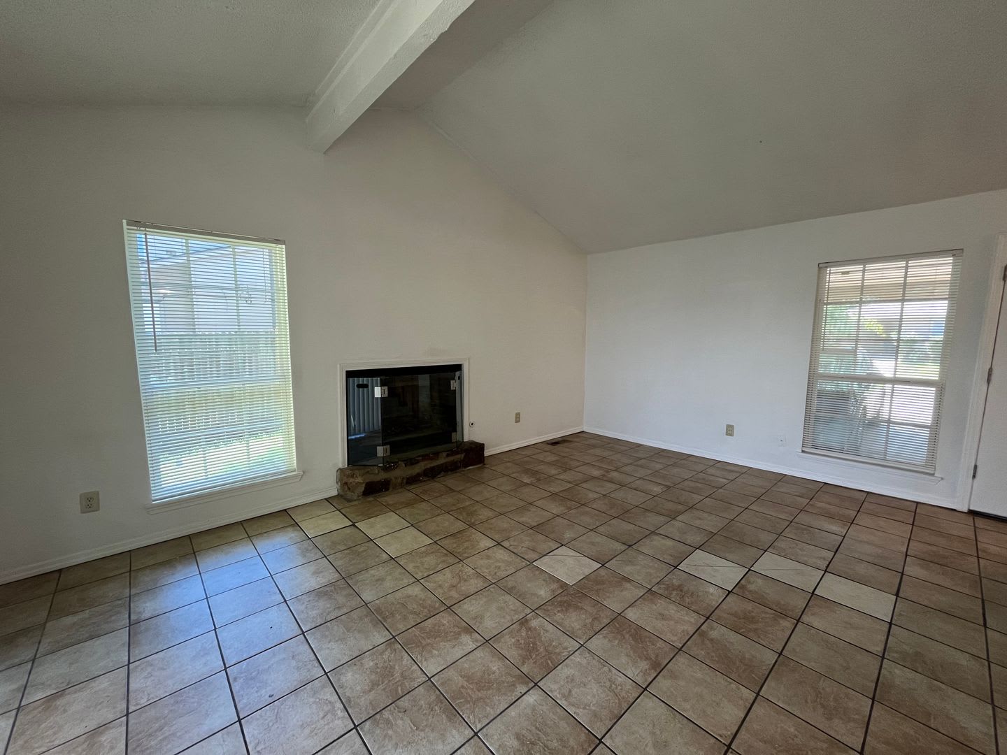 3 bedroom 2 bath! – photo 5