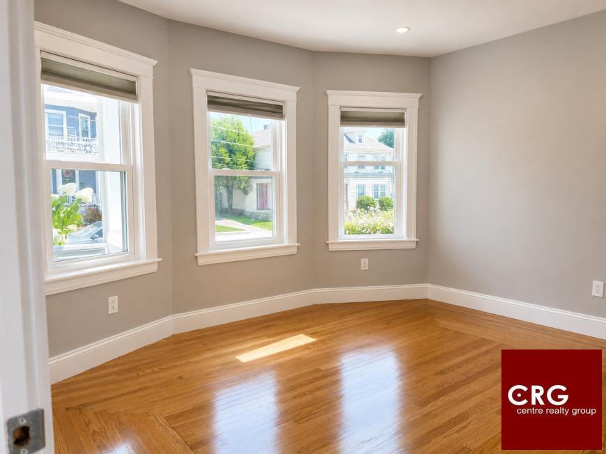 24 Saunders Rd. – photo 2