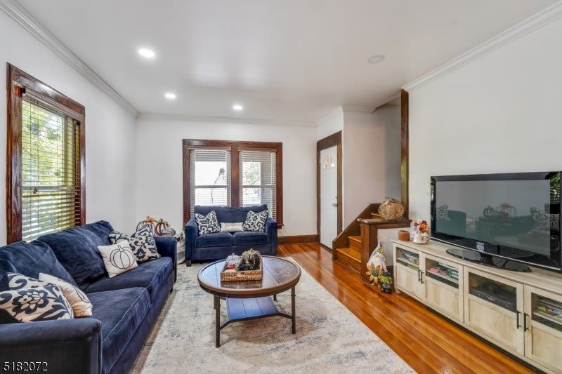8 Oak Grove Rd – photo 5