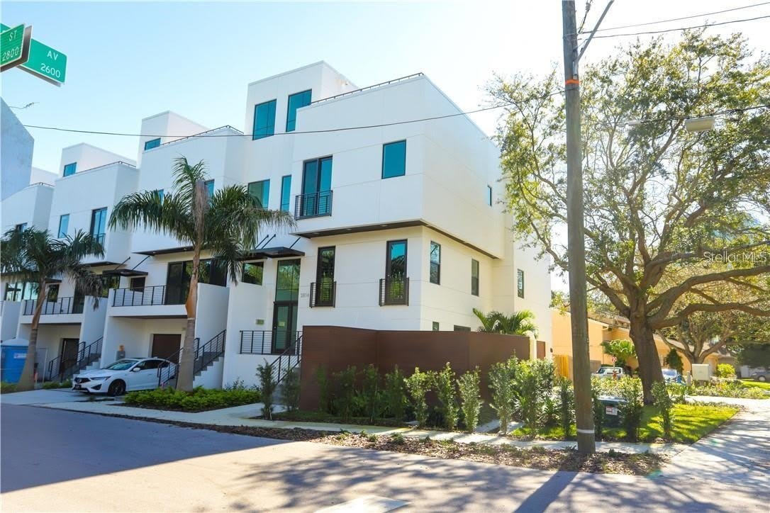 2814 W BARCELONA Street – photo 2
