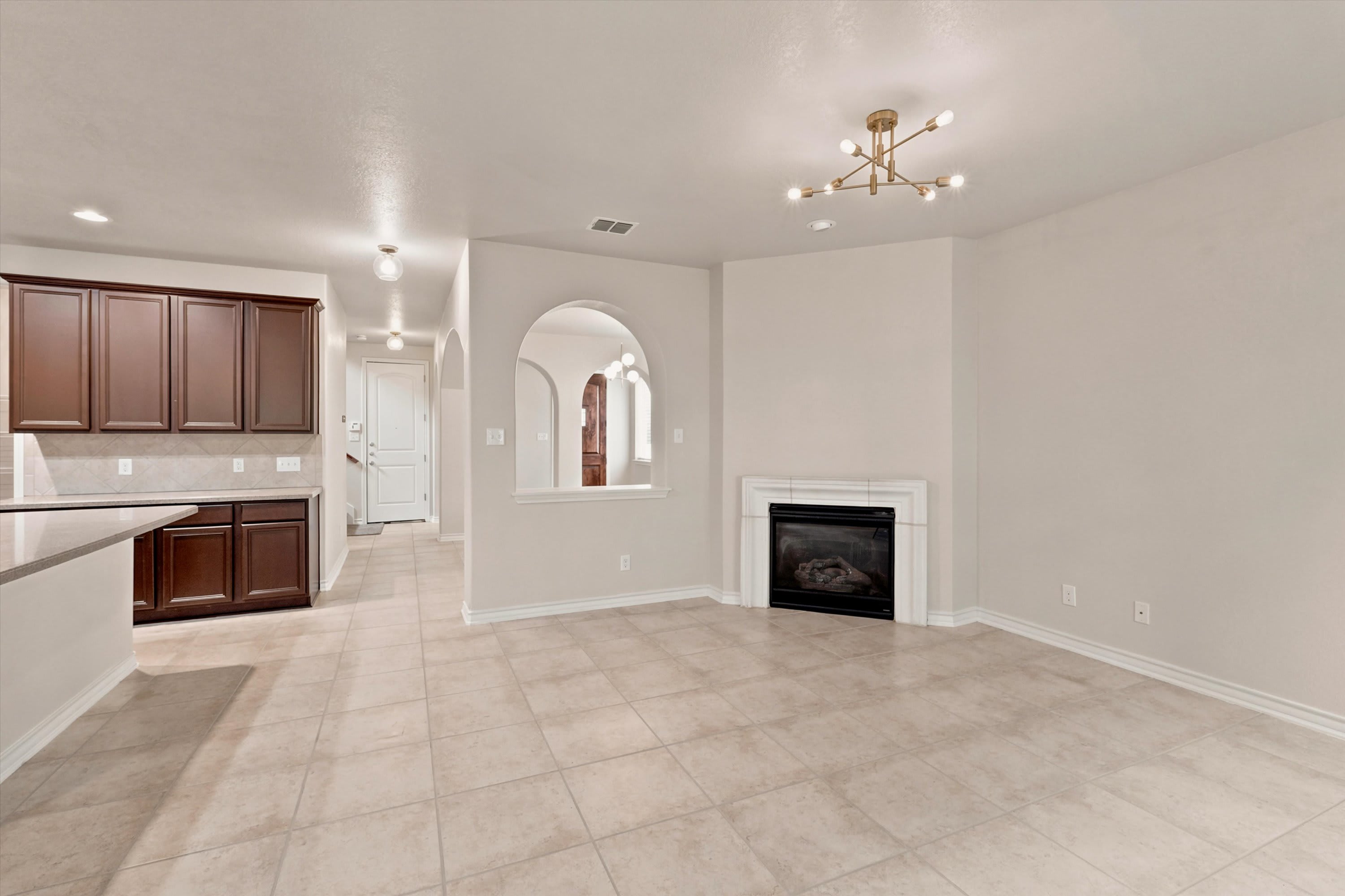 4110 Woodbridge Way – photo 4