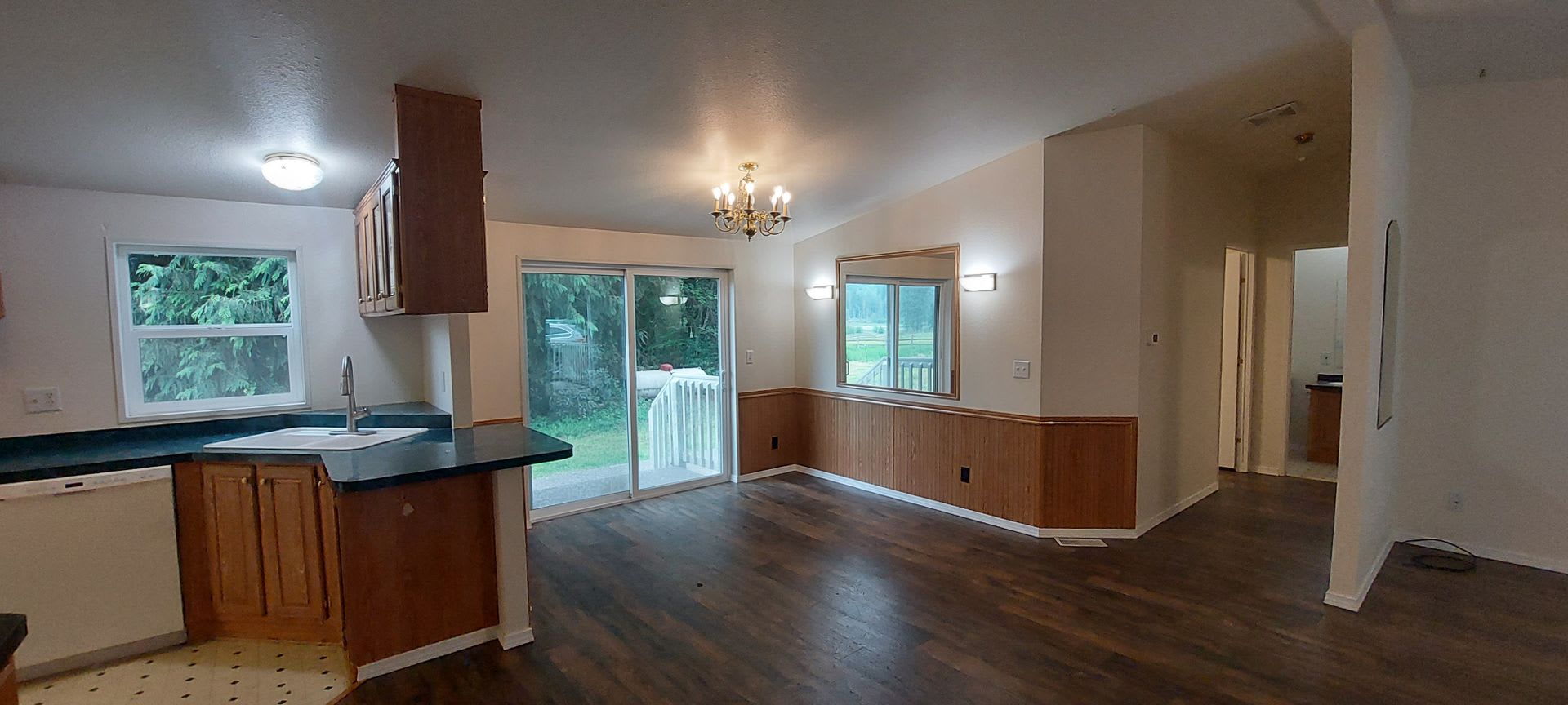 Three Bedroom Home w/ Three Bay Garage in Deming! – photo 5