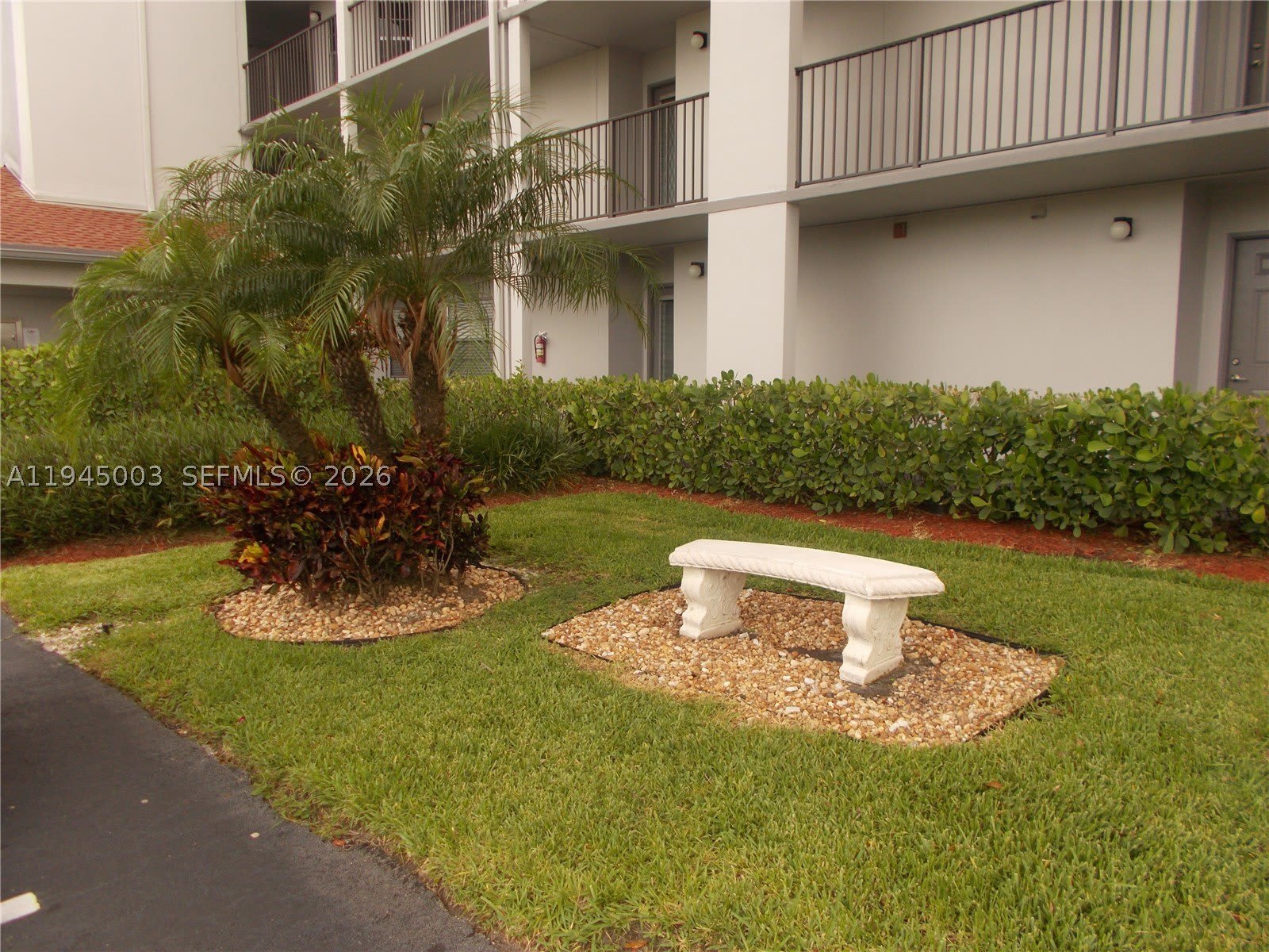 1400 SW 124th Ter – photo 4