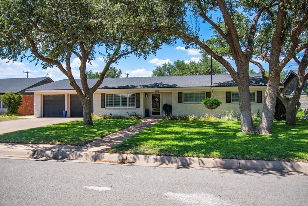 2610 Frontier Dr – photo 2