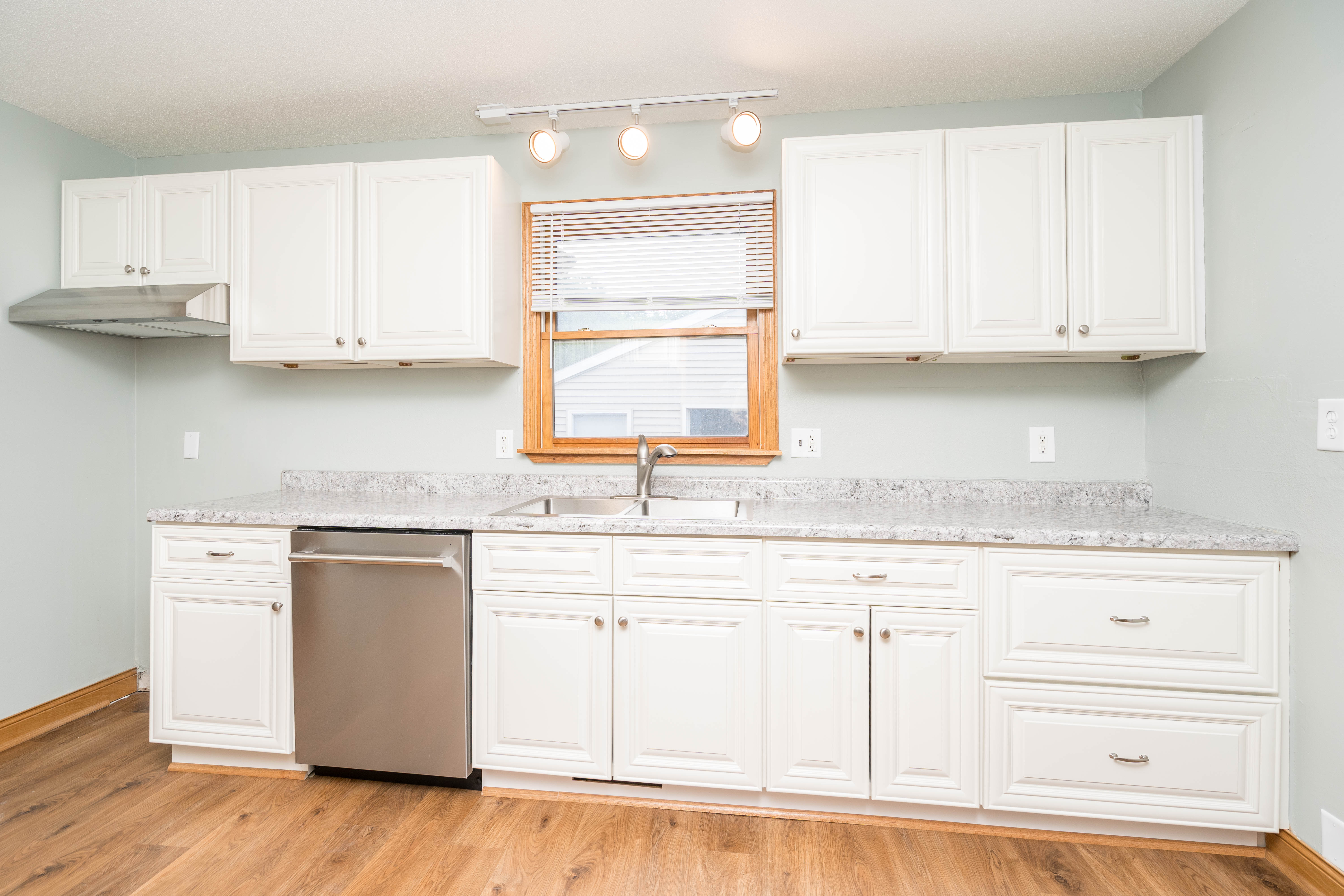 325 Ne 6Th St – photo 2
