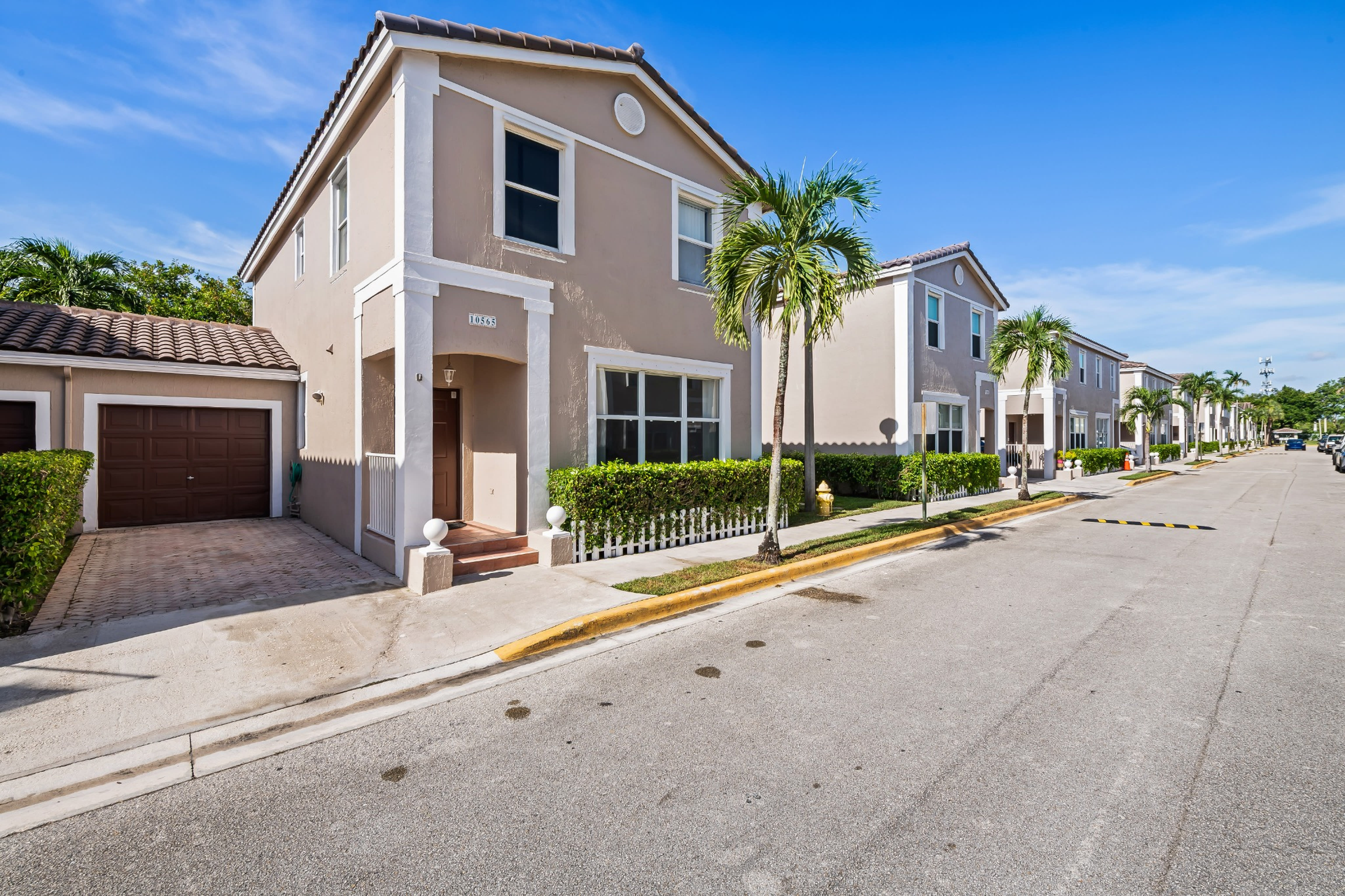 10565 Northwest 57th Court – photo 2