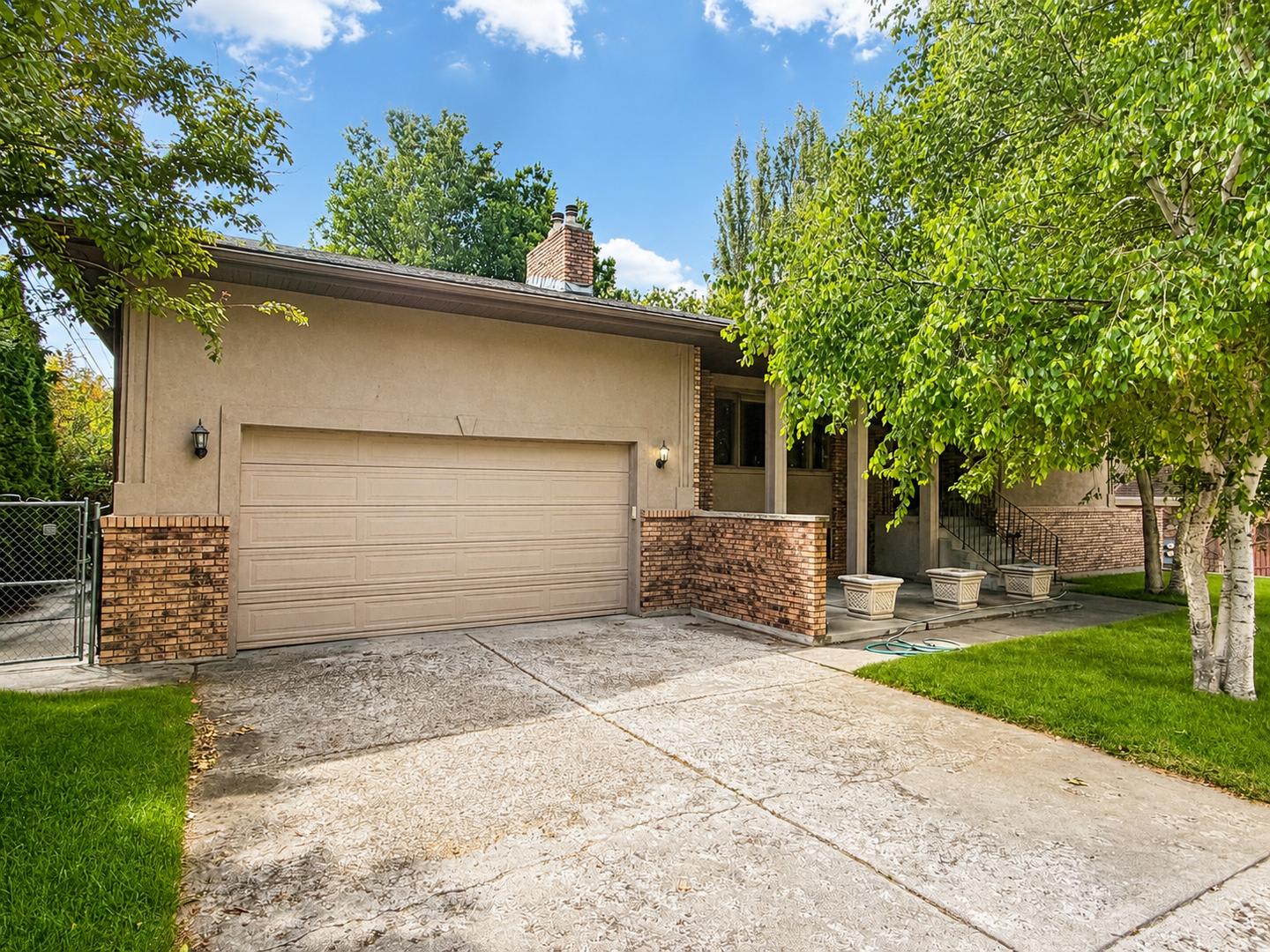 Spacious Charming Home (duplex) – photo 1