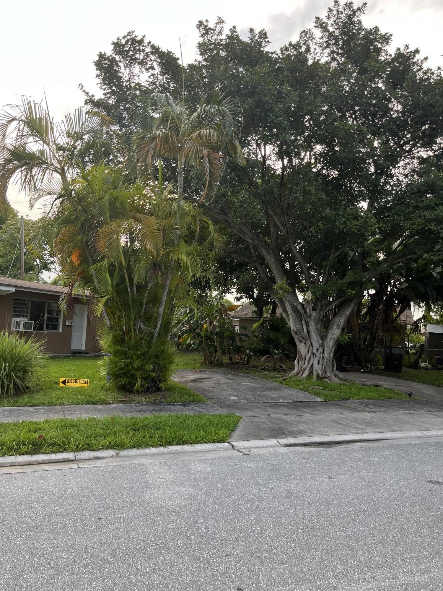 2027 Delphia Street – photo 3