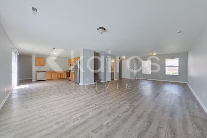 326 Kenneth Boulevard Northwest – photo 5